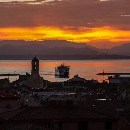 Con Vista Iun R2015 Feriehus Carloforte (Isola di San Pietro)
